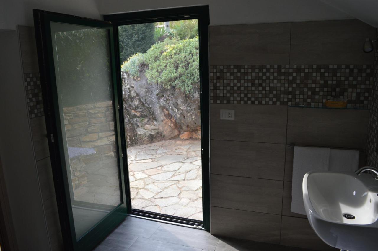 L'Uovo E La Faina Bed & Breakfast Busca Exterior photo