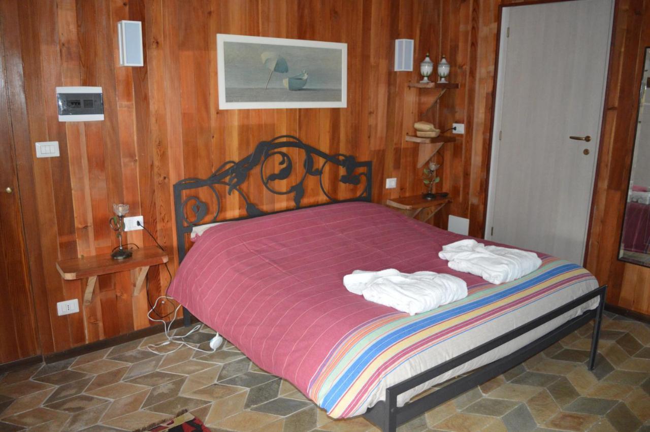 L'Uovo E La Faina Bed & Breakfast Busca Exterior photo