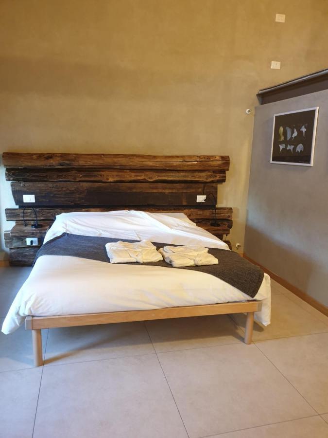 L'Uovo E La Faina Bed & Breakfast Busca Exterior photo